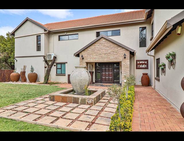 5 BEDROOM FREEHOLD FOR SALE IN SABLE HILLS